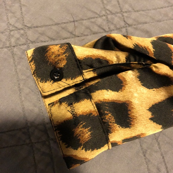 Long sleeve cheetah blouse - Picture 5 of 7